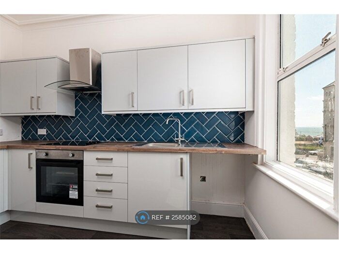 2 Bedroom Flat To Rent In Sandringham Court - Rent To Buy, Broadstairs, CT10