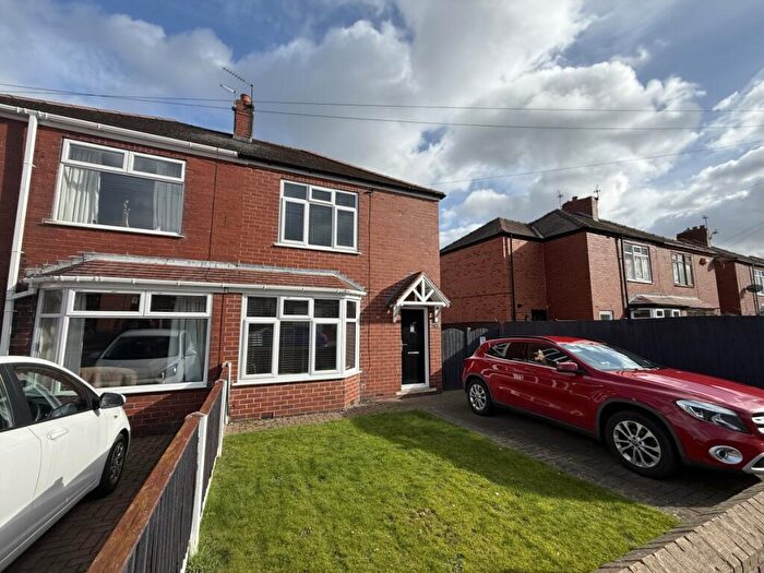 2 Bedroom Semi-Detached House To Rent In Kingsway, Wombwell, S73