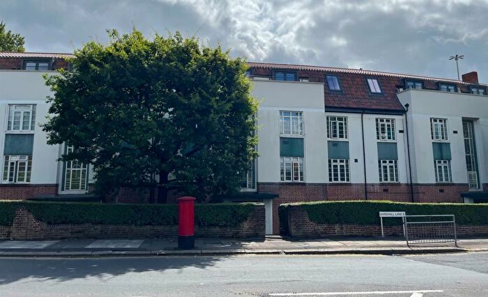 2 Bedroom Apartment To Rent In Clive Lodge, Hampstead, NW4