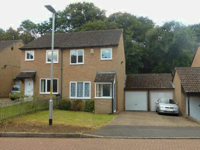 3 Bedroom Semi-Detached House To Rent In Quinion Close, Walderslade, Chatham, ME5