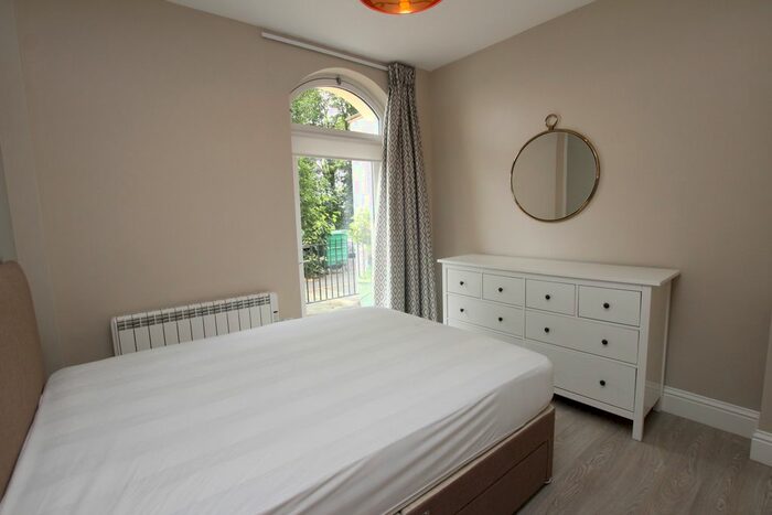 1 Bedroom Flat To Rent In Clinton House, Clinton Terrace, The Park, NG7