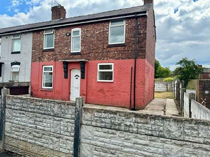3 Bedroom Semi Detached House For Sale In Cambrai Crescent, Manchester, M30