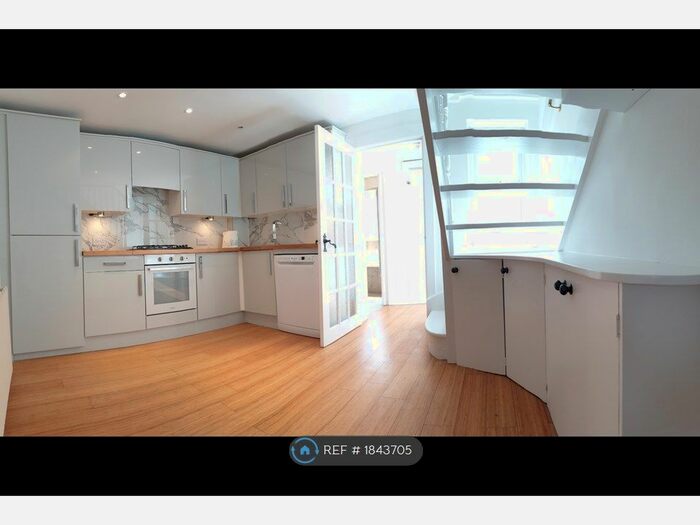 2 Bedroom Terraced House To Rent In West Barnes Lane, New Malden, KT3