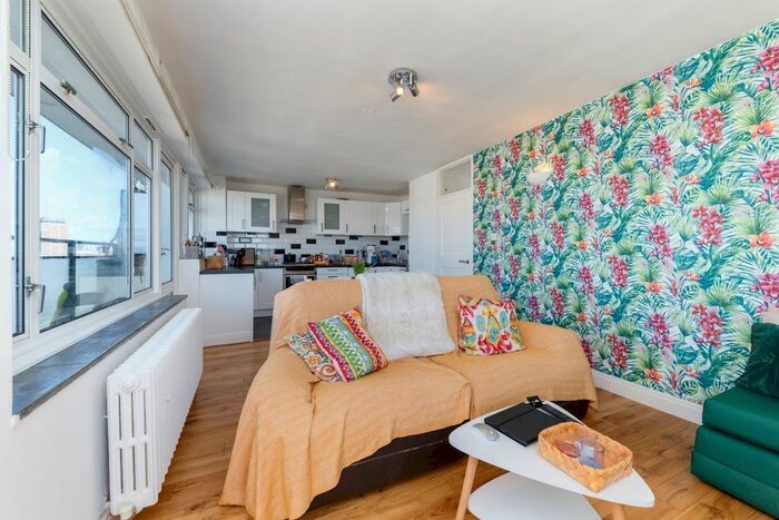 1 Bedroom Flat To Rent In Lutyens House, Churchill Gardens, London, SW1V