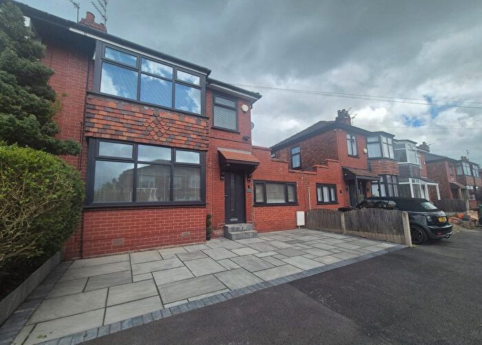 3 Bedroom Property To Rent In Wilshaw Grove, Ashton-Under-Lyne, OL7