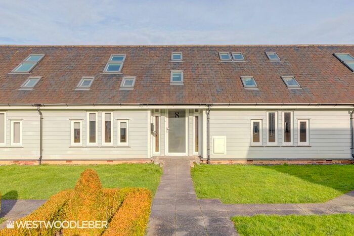 3 Bedroom Barn Conversion To Rent In Mangrove Lane, Hertford, SG13