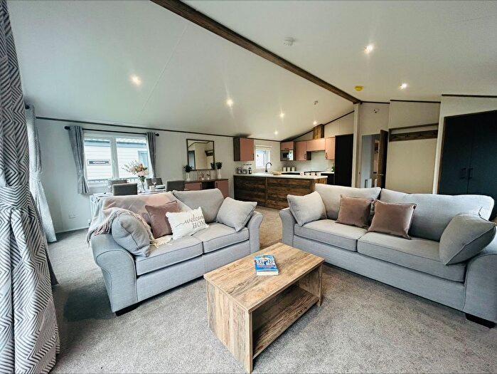 2 Bedroom Lodge For Sale In Marlie Holiday Park, Dymchurch Rd New Romney, TN28
