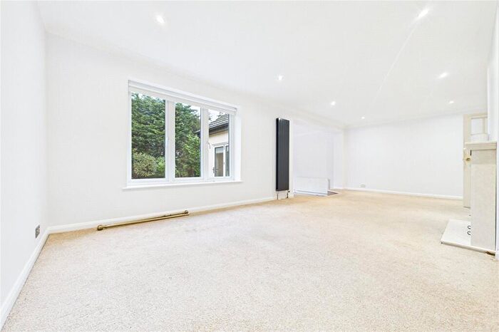 5 Bedroom Detached House For Sale In Ash Lane, Burghfield Common, Reading, Berkshire, RG7