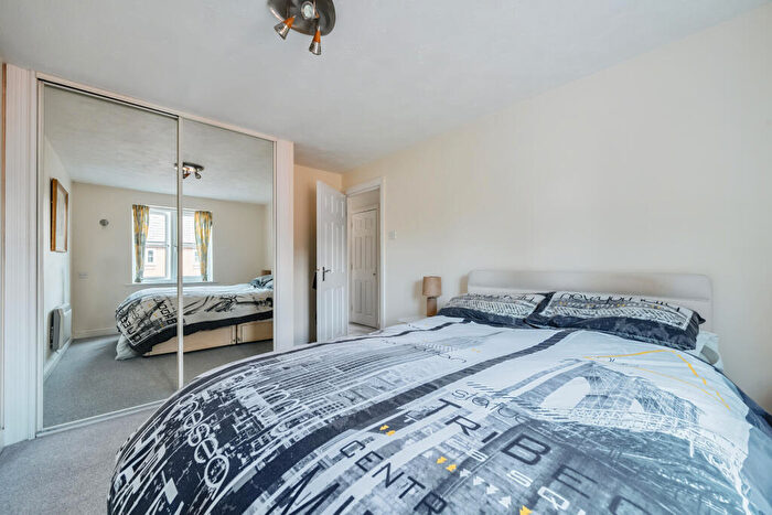 2 Bedroom Apartment For Sale In Waterside Court, Alton, Hampshire, GU34
