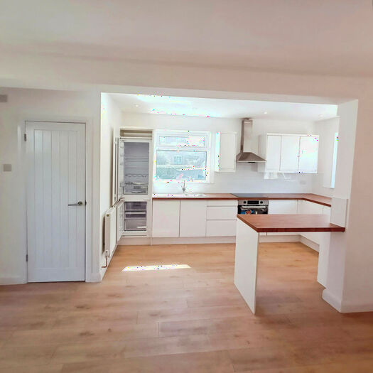 3 Bedroom Semi-Detached House To Rent In Fernbray Avenue, Manchester, M19