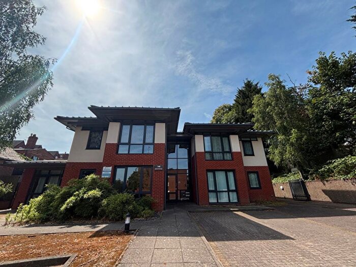 1 Bedroom Flat To Rent In Frensham Way, Birmingham, B17
