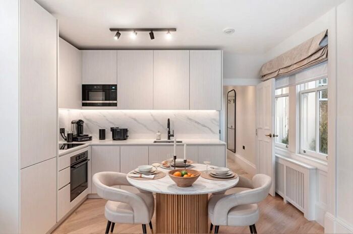 2 Bedroom Flat To Rent In Shepherds House, London, W1K