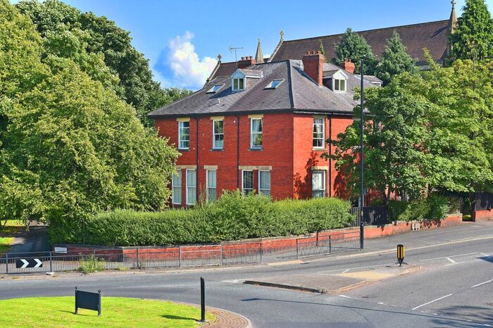 2 Bedroom Flat To Rent In Leeds Road, Harrogate, North Yorkshire, HG2