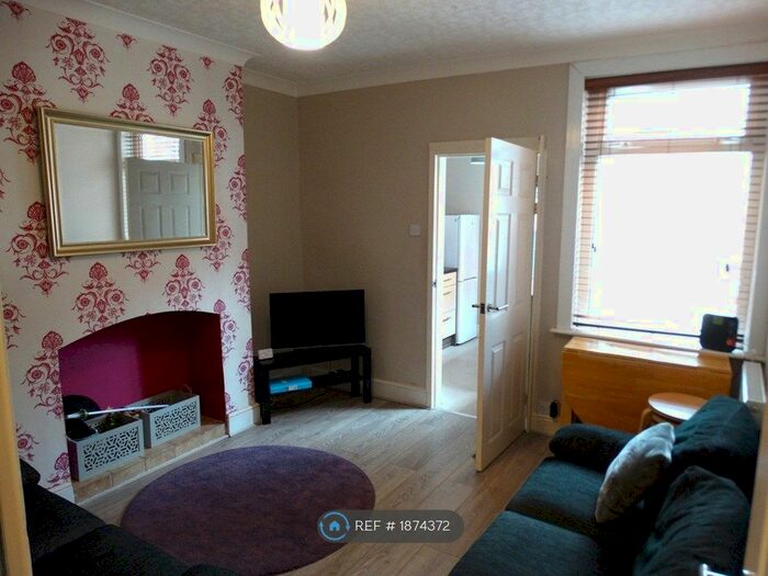 4 Bedroom Terraced House To Rent In Whitehall Grove, Lincoln, LN1