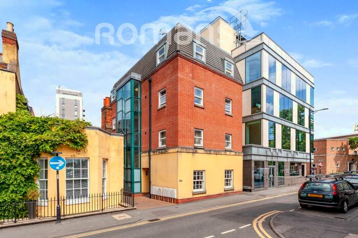 1 Bedroom Apartment To Rent In Broadway, SL6