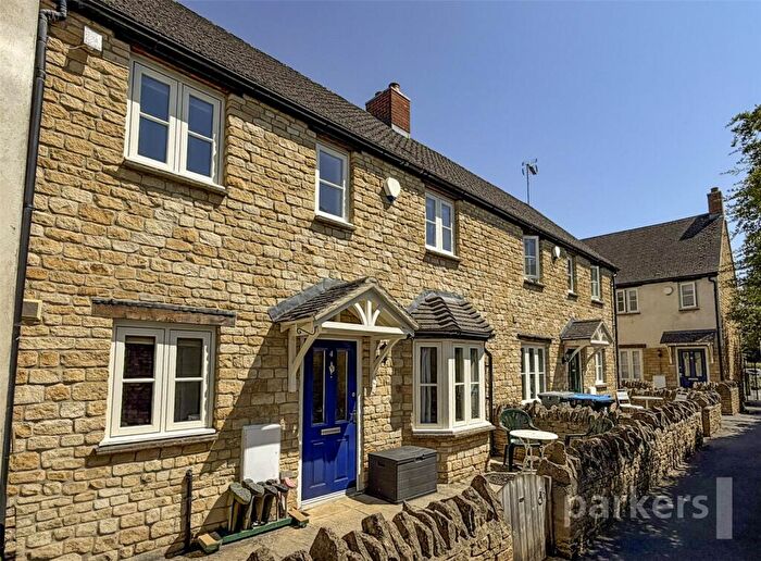 2 Bedroom Terraced House To Rent In High Street, Witney, Oxfordshire, OX28