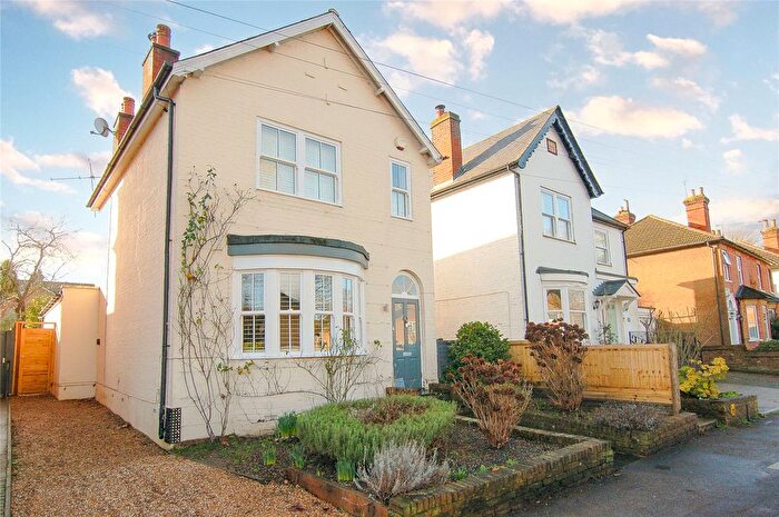 3 Bedroom Detached House For Sale In Green Lane, Addlestone, Surrey, KT15