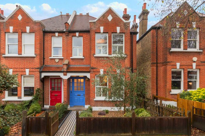 4 Bedroom Terraced House To Rent In Desenfans Road, SE21