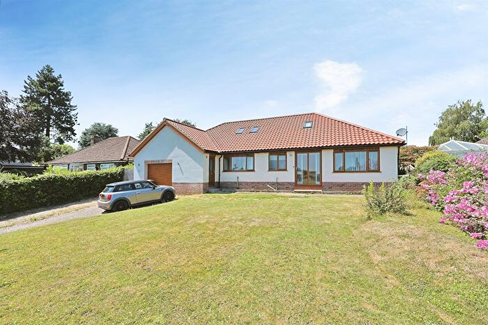 4 Bedroom Detached Bungalow For Sale In Pyebush Lane, Acle, Norwich, NR13