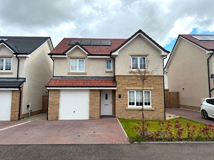4 Bedroom Detached House To Rent In Georgian Court, Newmains, North Lanarkshire, ML2