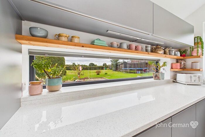 3 Bedroom Detached Bungalow For Sale In Yew Tree Road, Rosliston, DE12