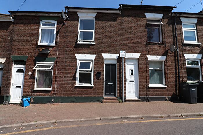3 Bedroom Property To Rent In Cobden Street, Luton, LU2