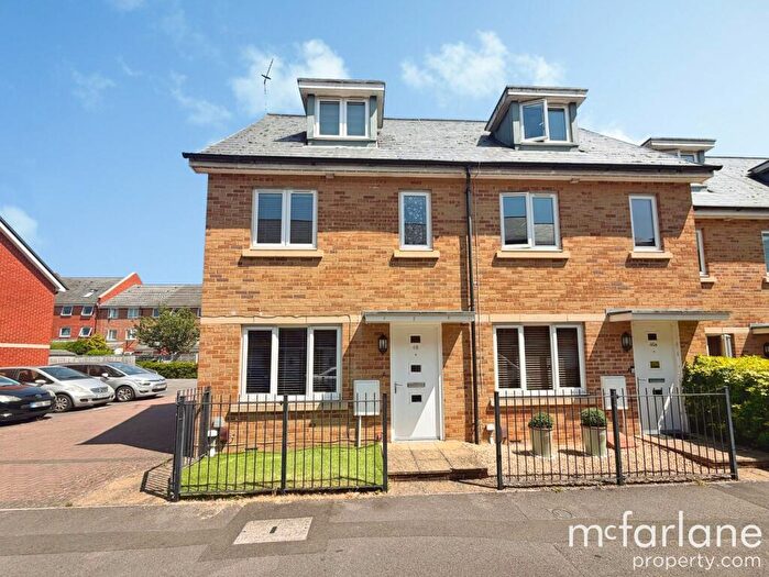 3 Bedroom Terraced House For Sale In Pasteur Drive, Swindon, SN1
