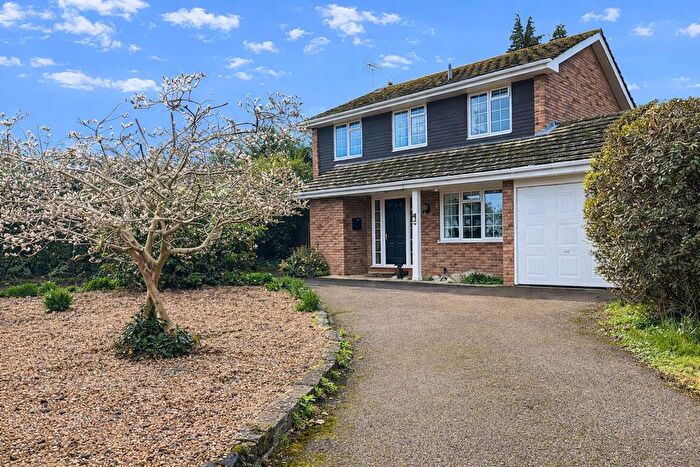 4 Bedroom Detached House For Sale In Perran Close, Hartley, DA3