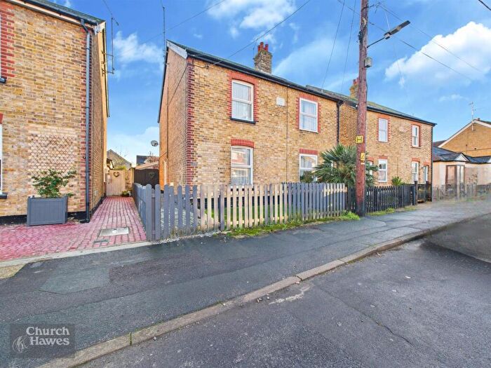 3 Bedroom Semi Detached House For Sale In Crescent Road, Heybridge, CM9