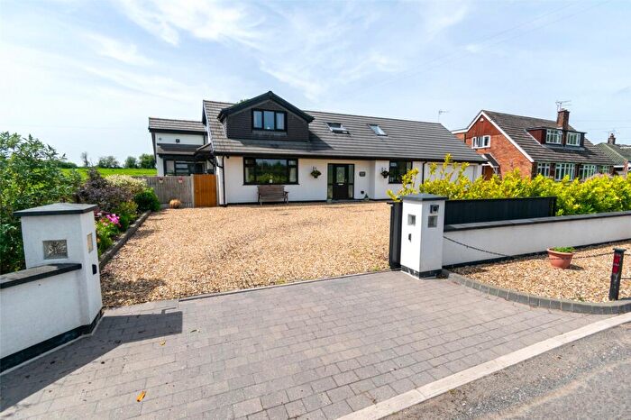 5 Bedroom Bungalow For Sale In Birch Lane, Stanthorne, CW10