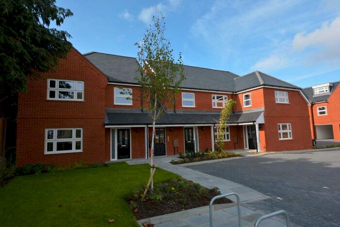 2 Bedroom Flat To Rent In High Street, Crowthorne RG45