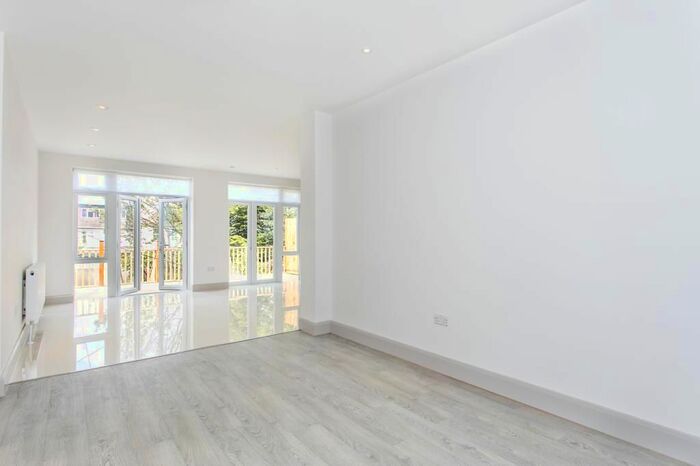 5 Bedroom Detached House To Rent In Montpelier Rise, London, NW11