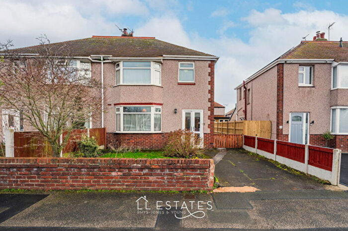 3 Bedroom Semi-Detached House For Sale In Lynwood Drive, Rhyl, LL18