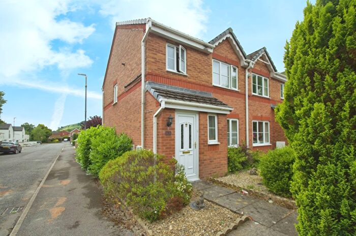 3 Bedroom End Of Terrace House For Sale In Victoria Avenue, Victoria, Ebbw Vale, NP23