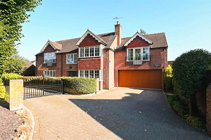 4 Bedroom Detached House For Sale In York House, High Street, Tutbury, DE13