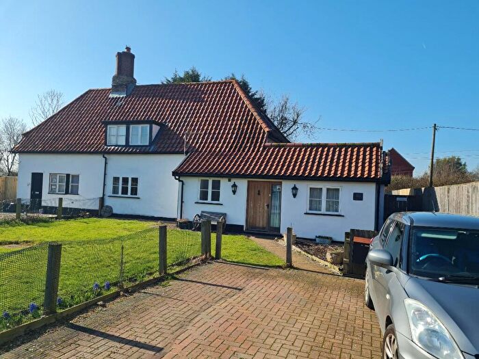 3 Bedroom Semi Detached House For Sale In Church Road, IP14