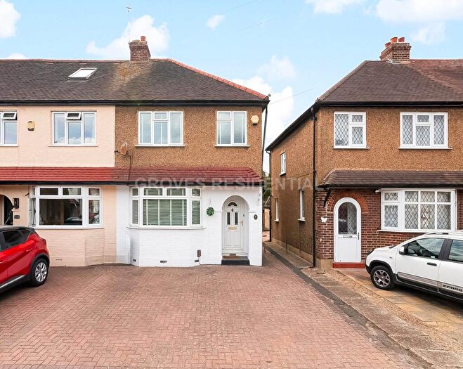 3 Bedroom End Of Terrace House For Sale In Ronelean Road, Surbiton, KT6
