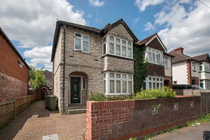3 Bedroom Semi-Detached House For Sale In Guildford, Surrey, GU2