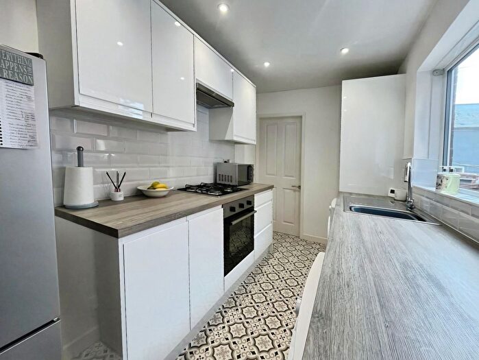 2 Bedroom Flat For Sale In Wharton Street, South Shields, Tyne And Wear, NE33