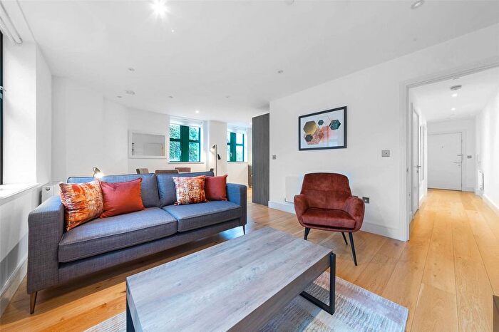 1 Bedroom Flat To Rent In Metropolitan Crescent, London, SW4