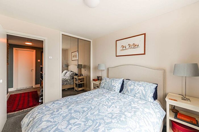 1 Bedroom Flat For Sale In Kings Road, Chelsea, London, SW3