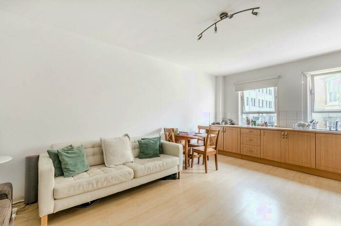 2 Bedroom Flat To Rent In Allsop Place, Baker Street, London, NW1