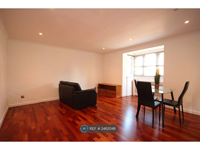 2 Bedroom Flat To Rent In The Grange, London, W3