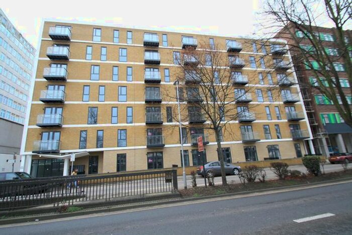 1 Bedroom Flat To Rent In Victoria Avenue, Southend-On-Sea, SS2
