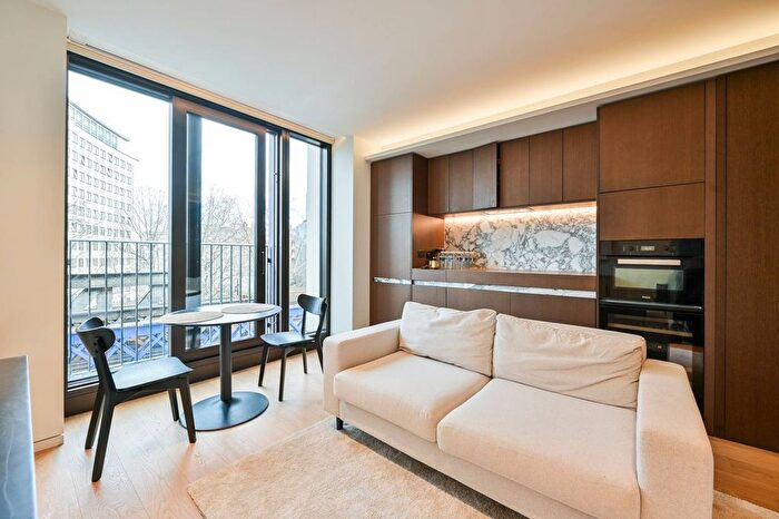 Studio For Sale In Southbank Place, London Bridge, London, SE1