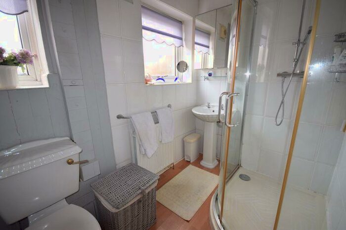 2 Bedroom Detached Bungalow For Sale In Green Lane, Heywood, OL10