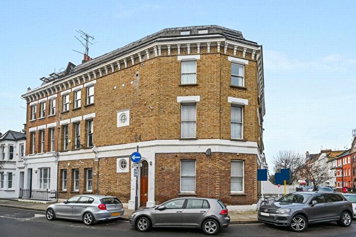 2 Bedroom Flat To Rent In Blythe Road, West Kensington, W14