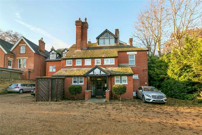 1 Bedroom Flat To Rent In Kew Road, Richmond, TW9