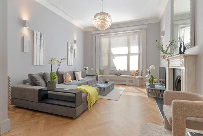 3 Bedroom Flat To Rent In Queen's Gate Terrace, London, SW7