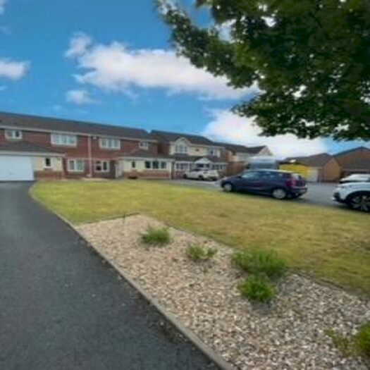 3 Bedroom House To Rent In Ffordd Y Glowr, Pontarddulais, Swansea, SA4